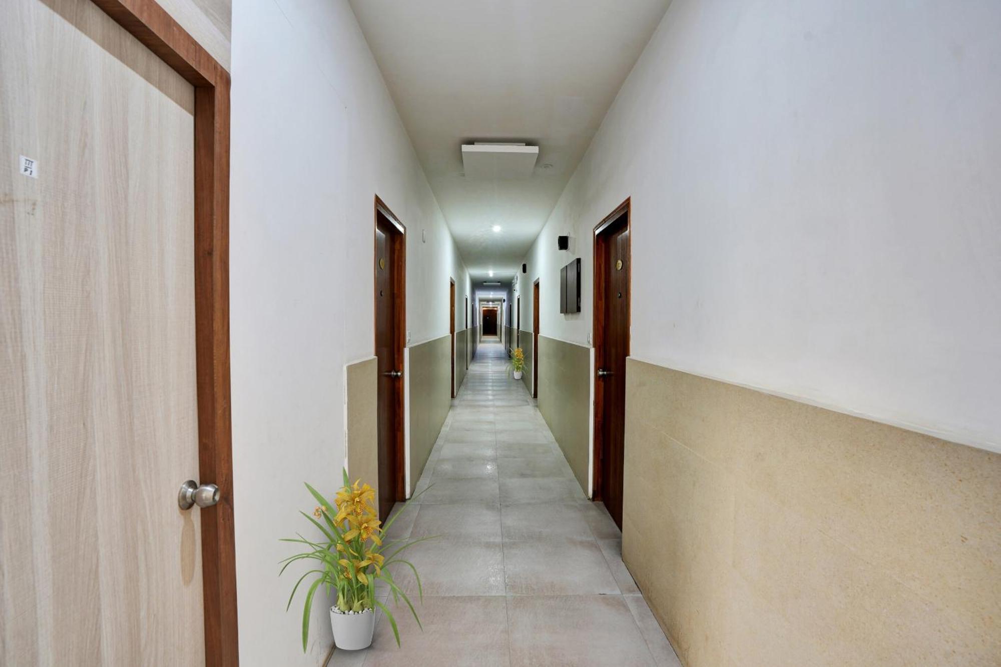 B Six Hotel Bengaluru Zewnętrze zdjęcie