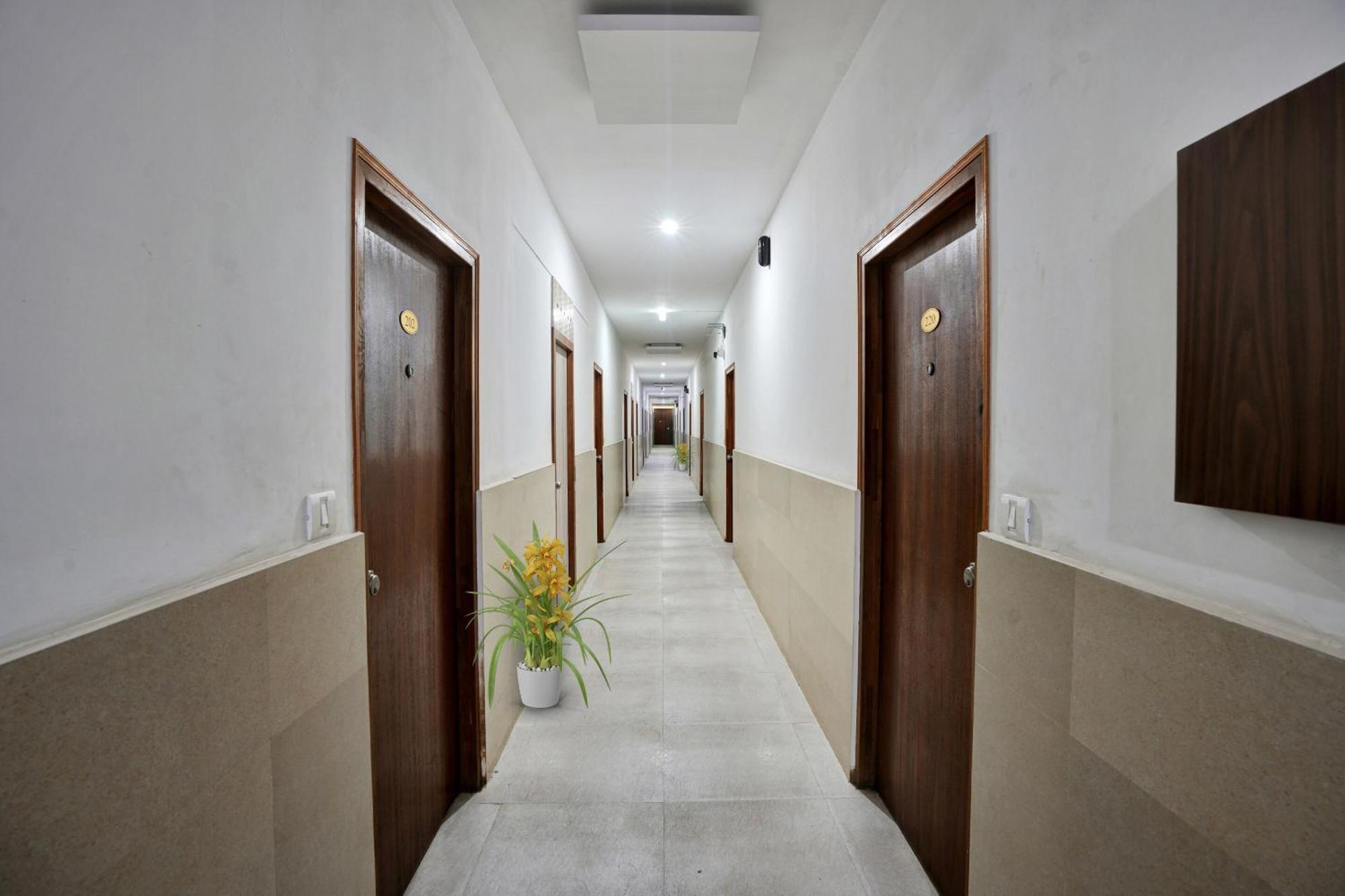 B Six Hotel Bengaluru Zewnętrze zdjęcie